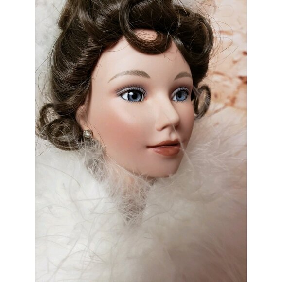 Ashton Drake 1996 "Winter Romance" Bride Doll / Sandra Bilotto Porcelain Doll - Picture 8 of 10